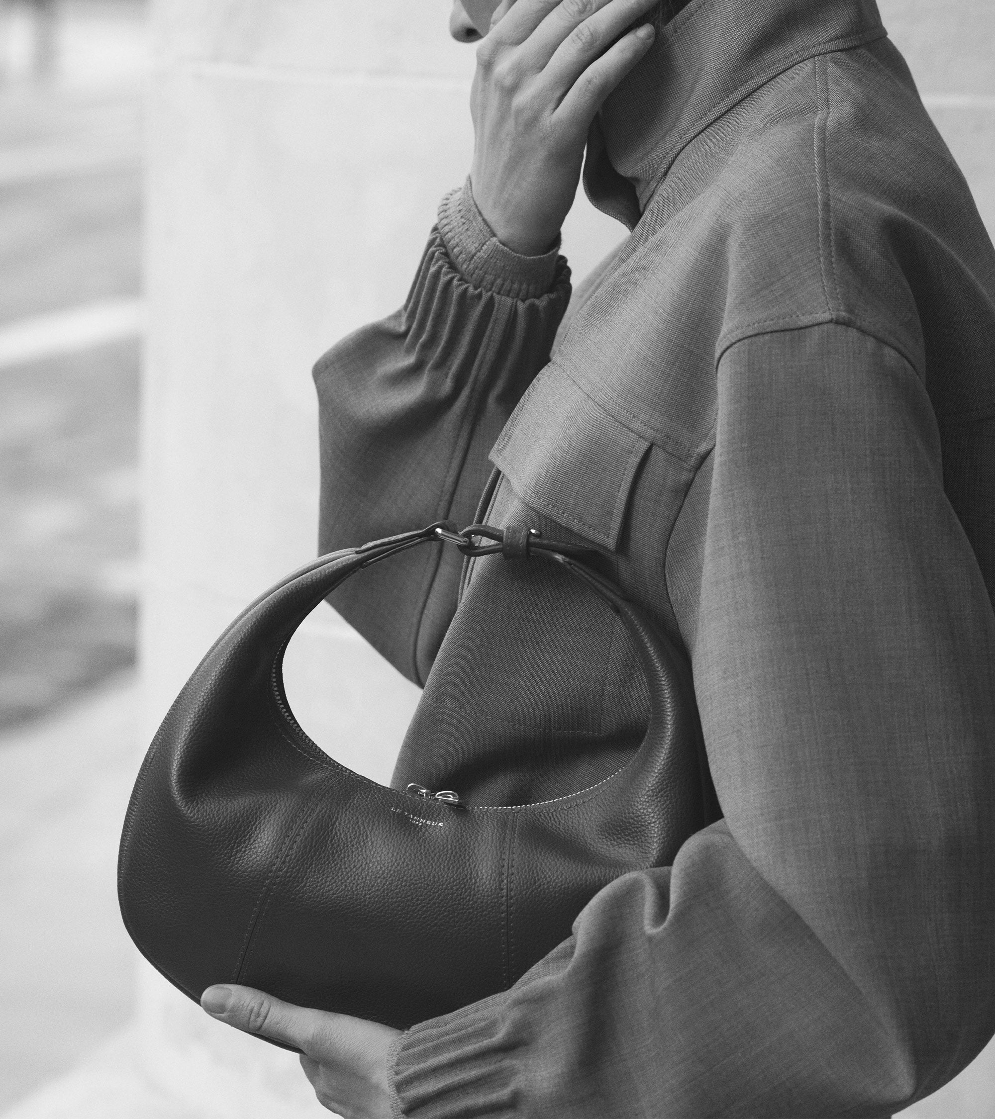 Juliette small hobo bag in grained leather